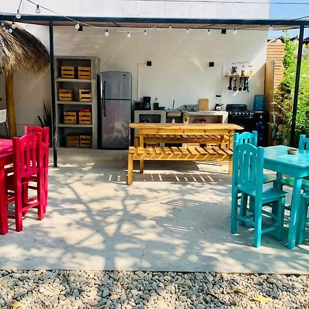 Colorada House Hostel ปูแอร์โตเอสกอนดิโด ภายนอก รูปภาพ